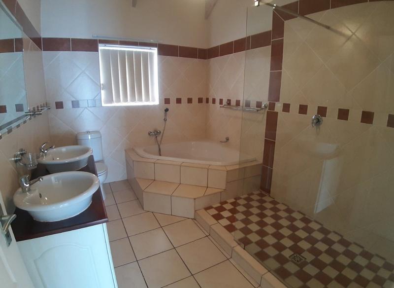 4 Bedroom Property for Sale in Blue Lagoon Western Cape